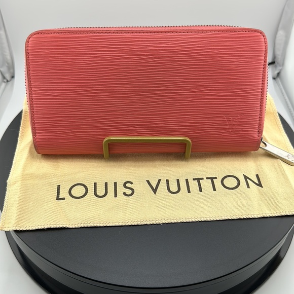 AUTHENTIC LOUIS VUITTON M60663 Epi Pink Zippy Around Wallet - Picture 12 of 15